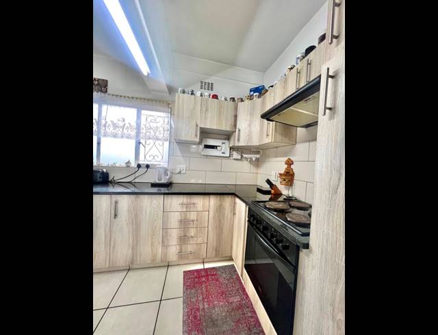 2 BEDROOM APARTMENT FOR SALE IN PELHAM